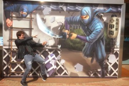 Menjelajah Koka, Shiga: Surga Ninjutsu, Keramik, dan Keindahan Alam 35 Donny KImball vs. a Ninja in Koka
