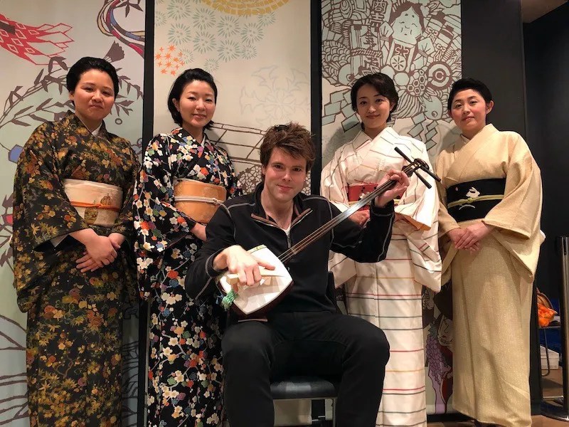 Donny Kimball Plays the Shamisen in Asakusa