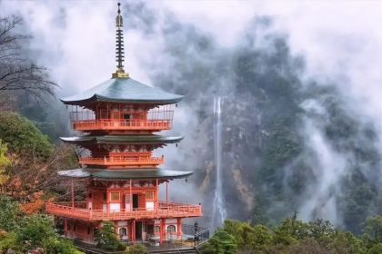Premier Wakayama Nachi: 20 Tahun Warisan Dunia UNESCO 22 Kumano Nachi Taisha Seiganto ji