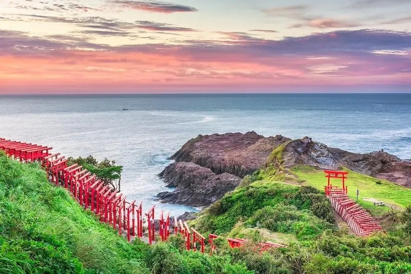 Kuil Motonosumi Inari, Permata Tersembunyi di Prefektur Yamaguchi 4 Motonosumi Inari Shrine at Sunset