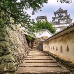 12 Kastil Asli Jepang: Lusinan Benteng Pertahanan Pertama 2 Pathway Leading to Himeji Castle