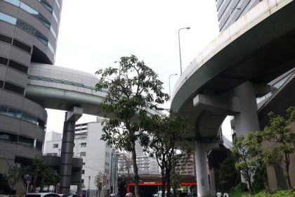 Jalan Tol Osaka yang Menembus Gedung Pencakar Langit: Sensasi Berkendara Lewat Dalam Bangunan 15 header 640x 91