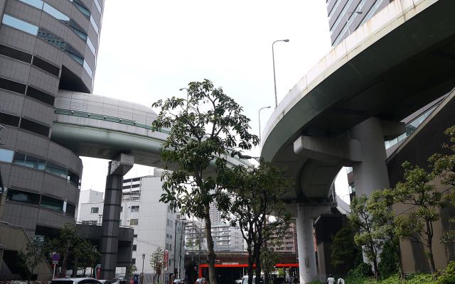 Jalan Tol Osaka yang Menembus Gedung Pencakar Langit: Sensasi Berkendara Lewat Dalam Bangunan 11 header 640x 91