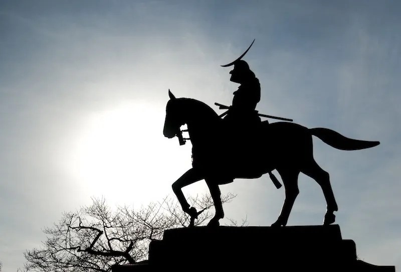 Menjelajahi Kota Sendai: Menelusuri Jejak Sejarah Klan Date 5 A Date Masamune Statue in Sendai