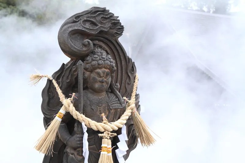 Menjelajah Oita, Prefektur Onsen yang Wajib Dikunjungi 4 A Statue of Fudo Myoo in Oita
