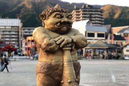 Pesona Kinugawa Onsen, Surga Pemandian Air Panas Bersejarah Dekat Nikko 16 An Oni Statue at Kinugawa Onsen