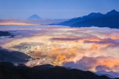 Menjelajah Suwa, Kawasan Bersejarah di Nagano yang Sarat Nuansa Mistik 59 Clouds Over Naganos Lake Suwa with Mt.Fuji in the Background