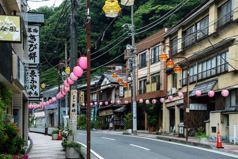 Pesona Yugawara Onsen: Kota Pemandian Air Panas dan Puisi di Kanagawa 4 Ryokan in Yugawara Onsen