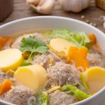 Resep Sop Bola Daging dan Tofu, Kuah Gurihnya Hangat di Badan 3 resep sop bola daging dan tofu 169