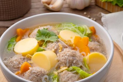 Resep Sop Bola Daging dan Tofu, Kuah Gurihnya Hangat di Badan 17 resep sop bola daging dan tofu 169