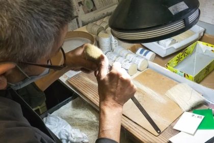 Kumano Hiroshima: Kota Kuas Kaligrafi Terbesar di Jepang 30 A Master Kumano Fude Craftsman at Work