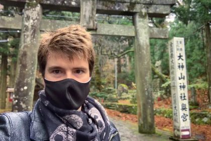 Pesona Prefektur Tottori: Gunung Daisen dan Ikon Bukit Pasir Bersejarah 80 Donny Kimball at Mt. Daisens Ogamiyama Shrine