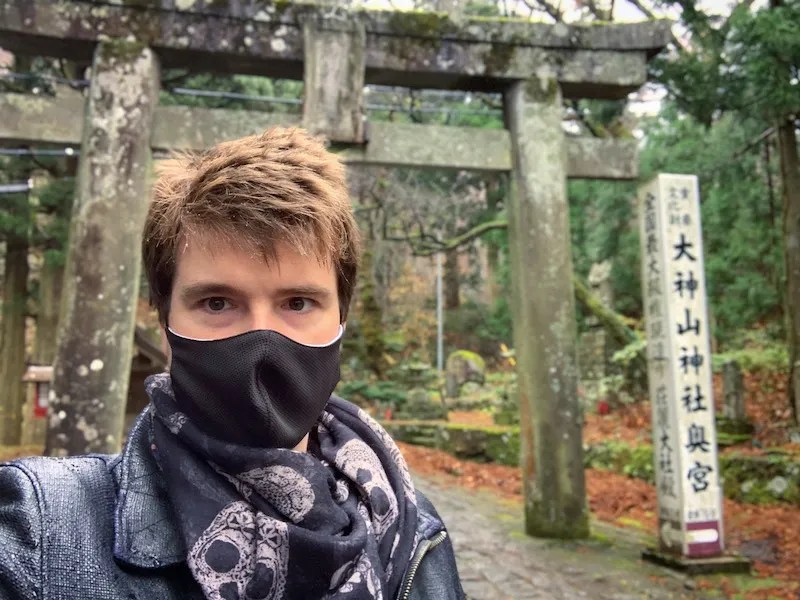 Pesona Prefektur Tottori: Gunung Daisen dan Ikon Bukit Pasir Bersejarah 5 Donny Kimball at Mt. Daisens Ogamiyama Shrine
