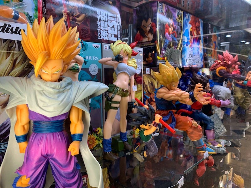 Menjelajah Nakano Broadway, Surga Alternatif Pecinta Pop Culture di Tokyo 3 Anime Figures at Nakano Broadway