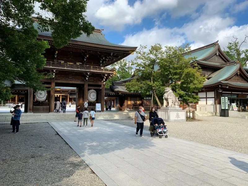 The Gate to the Main Areas of Samukawa Shrine