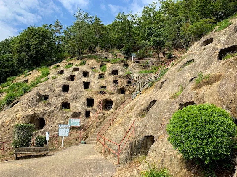 Menjelajah Ratusan Gua Yoshimi, "Cappadocia"-nya Jepang 4 The Hundred Caves of Yoshimi