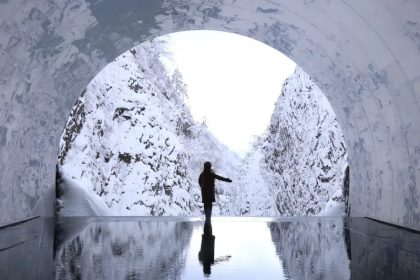 Negeri Salju Jepang: Lebih dari Sekadar Destinasi Olahraga Musim Dingin 26 The Light Cave at Kiyotsu Gorge in Niigata Prefecture