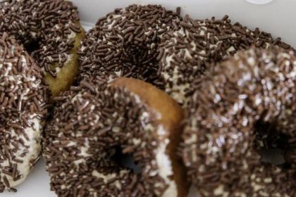 Resep Donat Kentang Empuk Topping Coklat Meses Sederhana 34 donat meses 1752114692948 169