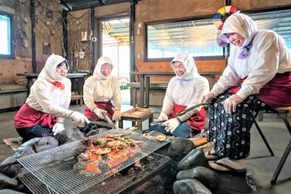 Lagi dan Lagi: Alasan Anda Harus Kembali Mengunjungi Tempat-Tempat di Jepang 37 Ama Hut Hachiman Kamado