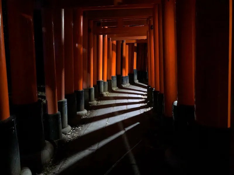 Pesona Fushimi Inari Taisha pada Malam Hari dan Waktu Terbaik untuk Berkunjung 4 Fushimi Inari Taisha at Night