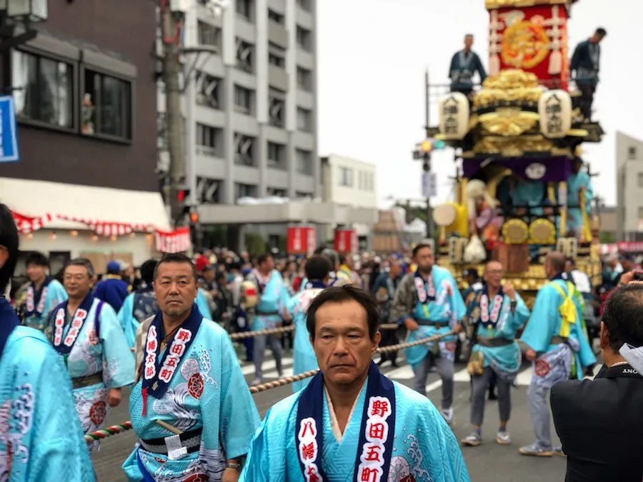 Festival Kawagoe: Perayaan Megah Duel Kereta Kencana 7 People Pull a Kawagoe Festival Float
