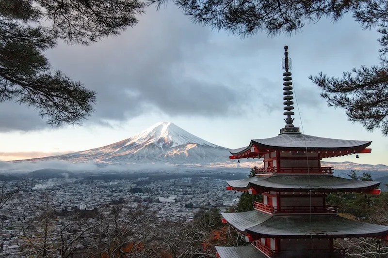 Alasan Jatuh Cinta dengan Jepang dan 5 Alasan Wajib Berkunjung 7 The Chureito Pagoda Mt. Fuji
