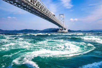 Pusaran Air Naruto, Destinasi Wajib Kunjung di Prefektur Tokushima 7 The Great Naruto Bridge Whirlpools