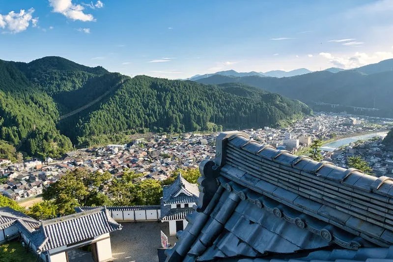 Gujo-Hachiman, Kota Kastil di Gifu dengan Tarian Bon yang Megah 5 The View of Gujo Hachiman from the Top of the Castle