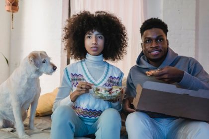 Human Foods Dogs Can Eat Safely: A Guide to Sharing Food With Your Pet 11 Human Foods Dogs Can Eat Safely: A Guide to Sharing Food With Your Pet