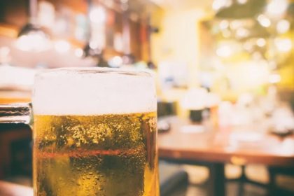 Panduan Kehidupan Malam Jepang: Cara Berpesta Ala Warga Lokal 37 A Glass of Beer Before a NIght Out in Japan
