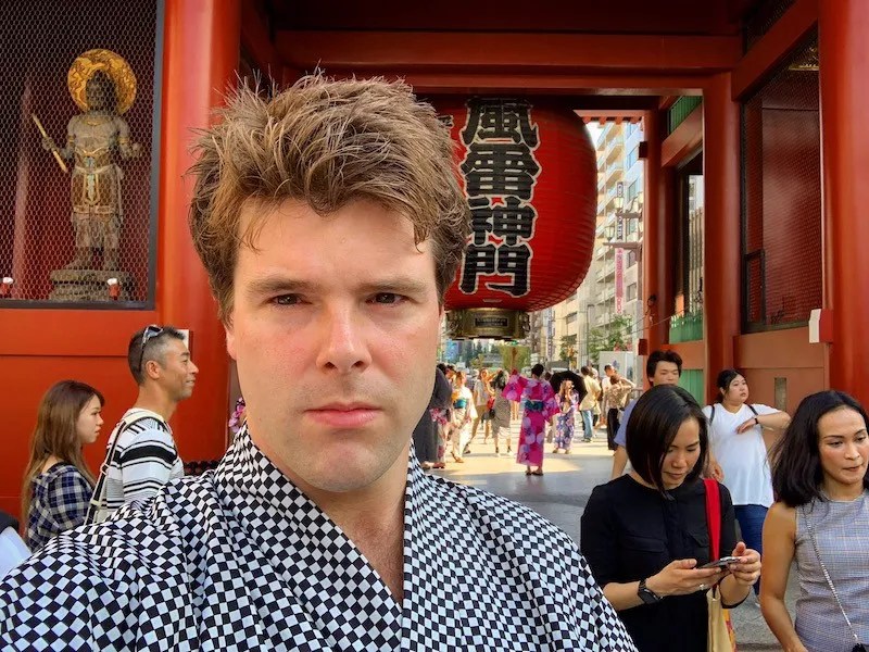 Menyamar Jadi Turis: Perjalanan Saya Menjelajahi Greater Tokyo 9 Donny Kimball at Senso ji