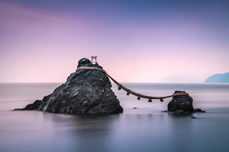 Prefektur Mie: Perjalanan Sekali Seumur Hidup di Jepang 8 The Meoto Iwa in Mie Prefecture