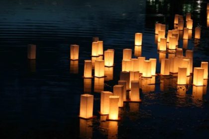 Toro Nagashi Musim Panas | Tradisi Indah Asal Jepang 40 Toro Nagashi in Japan